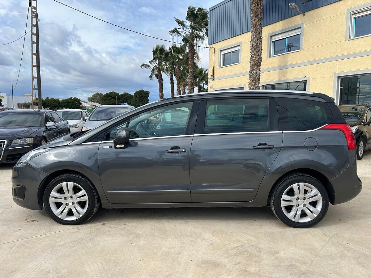 PEUGEOT 5008 STYLE 1.6 HDI AUTO SPANISH LHD IN SPAIN 118000 MILES 7 SEATS 2014